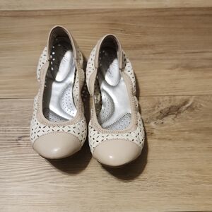 Dexflex Comfort Cream Flats